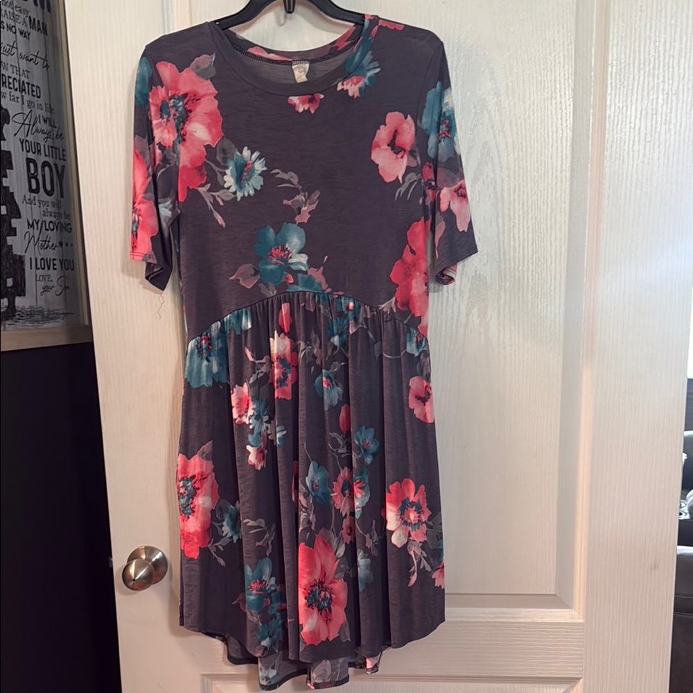 Floral Midi Dress in Gray and Pink